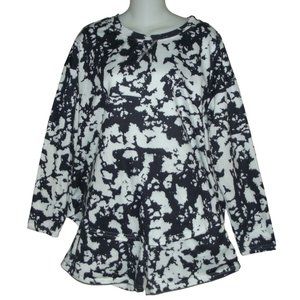 Shirt & Shorts Outfit Womens Medium Black White Cow Print Long Sleeve Knit Pullo